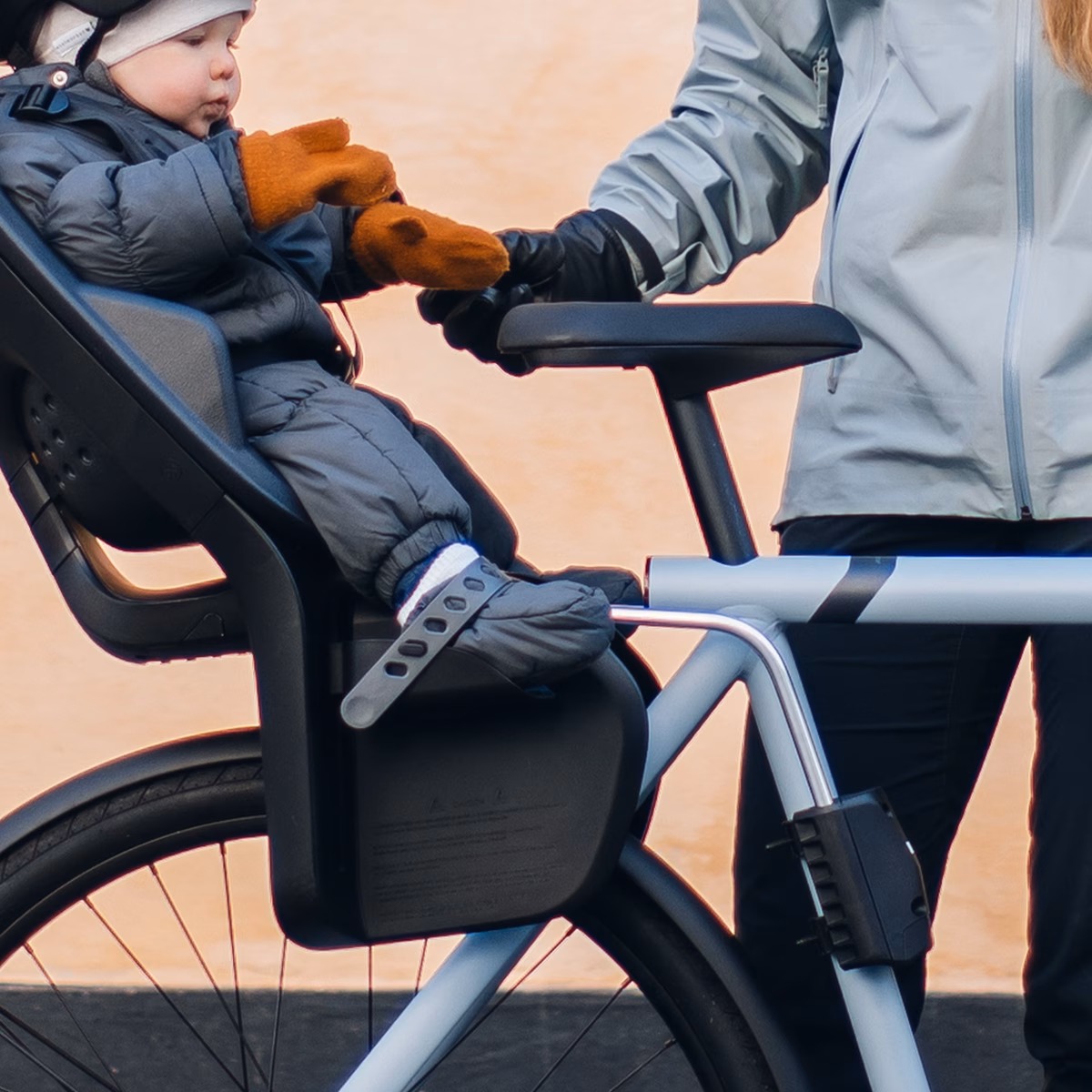 Thule Quick Release Bracket + Metal Bar for Rear Child Bike Seats - Image 2